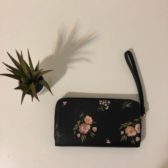 Coach Phone Wallet - Picture 5 of 7